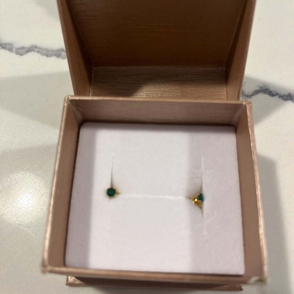 Mountain Moverz May Birthstone Earrings